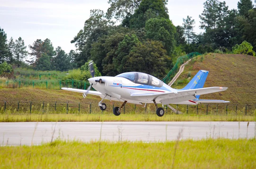 尊龙凯时科技SA160L型五座飞机型号及格审定委员会（TCB）年度聚会圆满召开